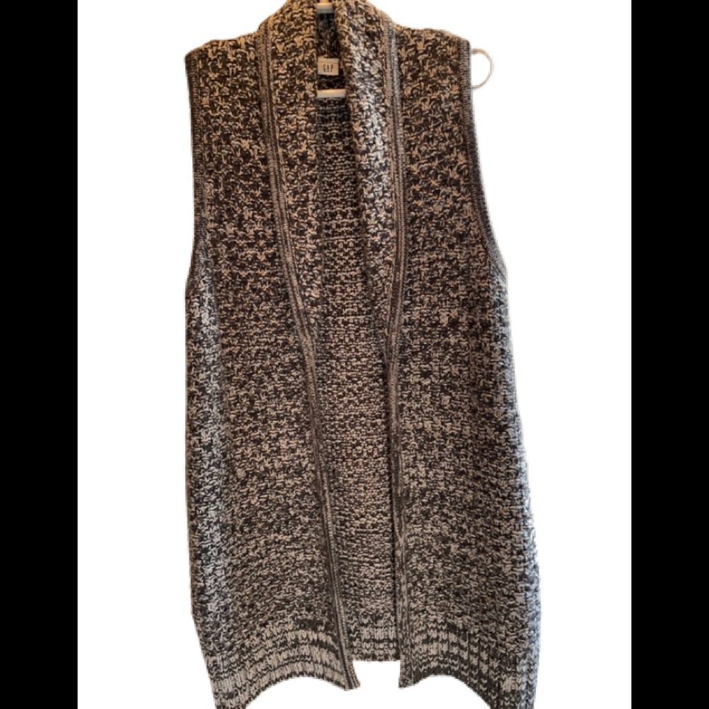 Gap sweater vest size m.